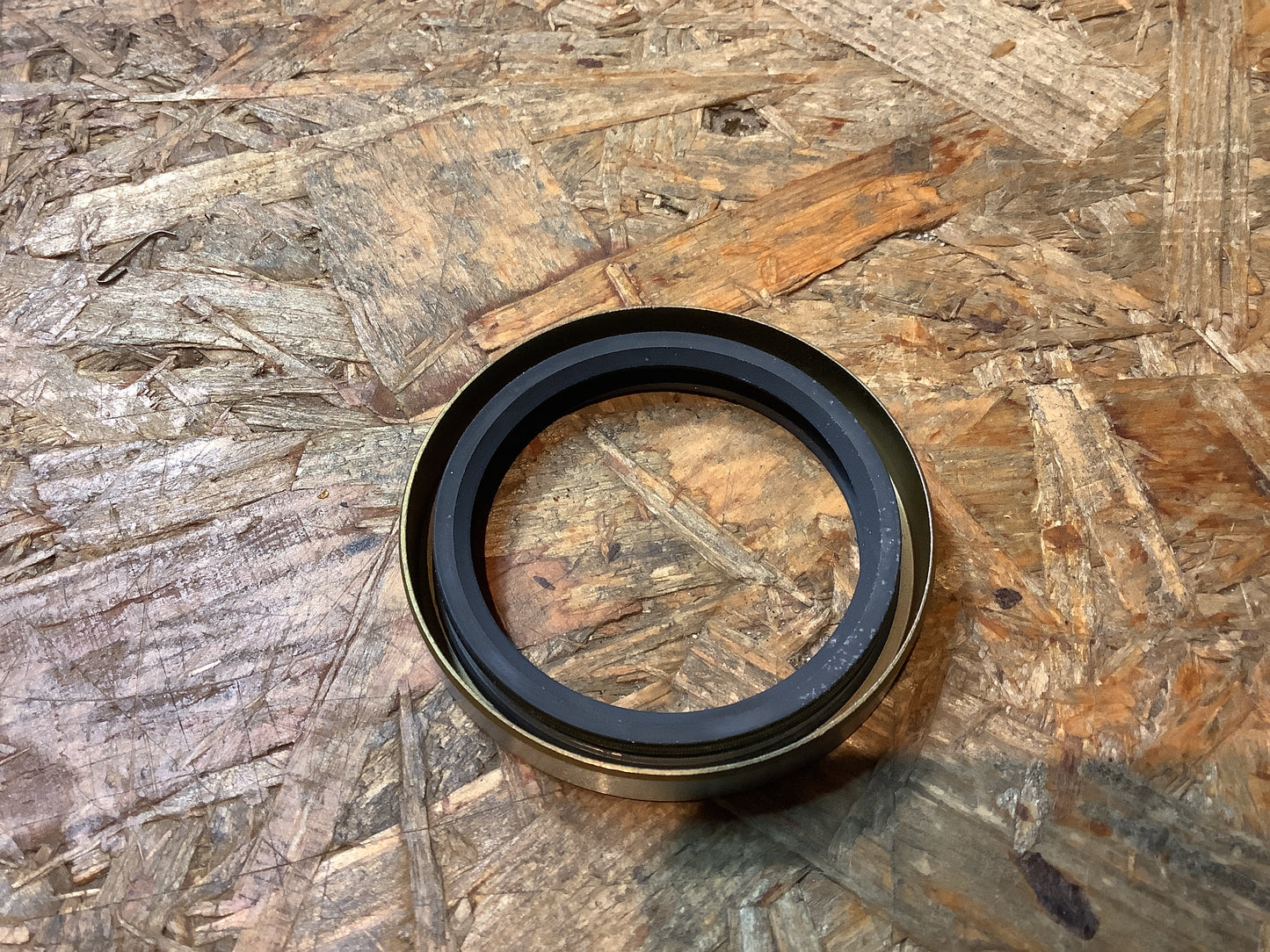 Mitsubishi L300, L400 Wellendichtring, Radlagersatz Original Mitsubishi NEU