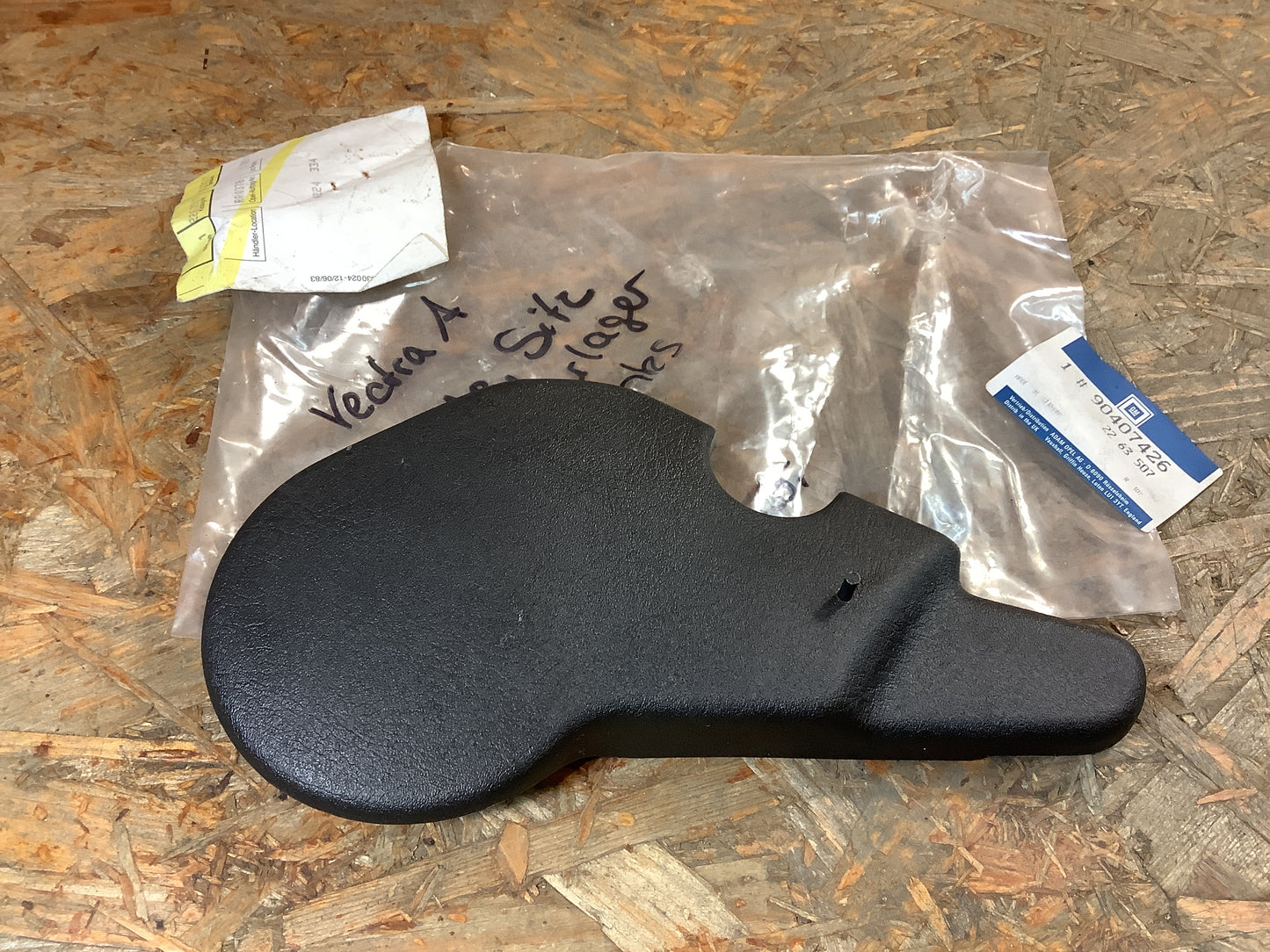 Vectra A Blende, Sitz Scharnierlager links Original GM NEU