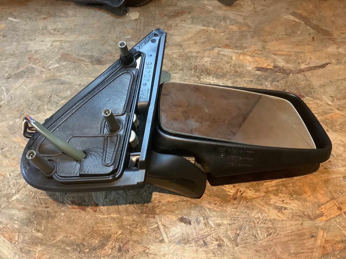 VW Golf 3/Vento Spiegel rechts Original VW NEU