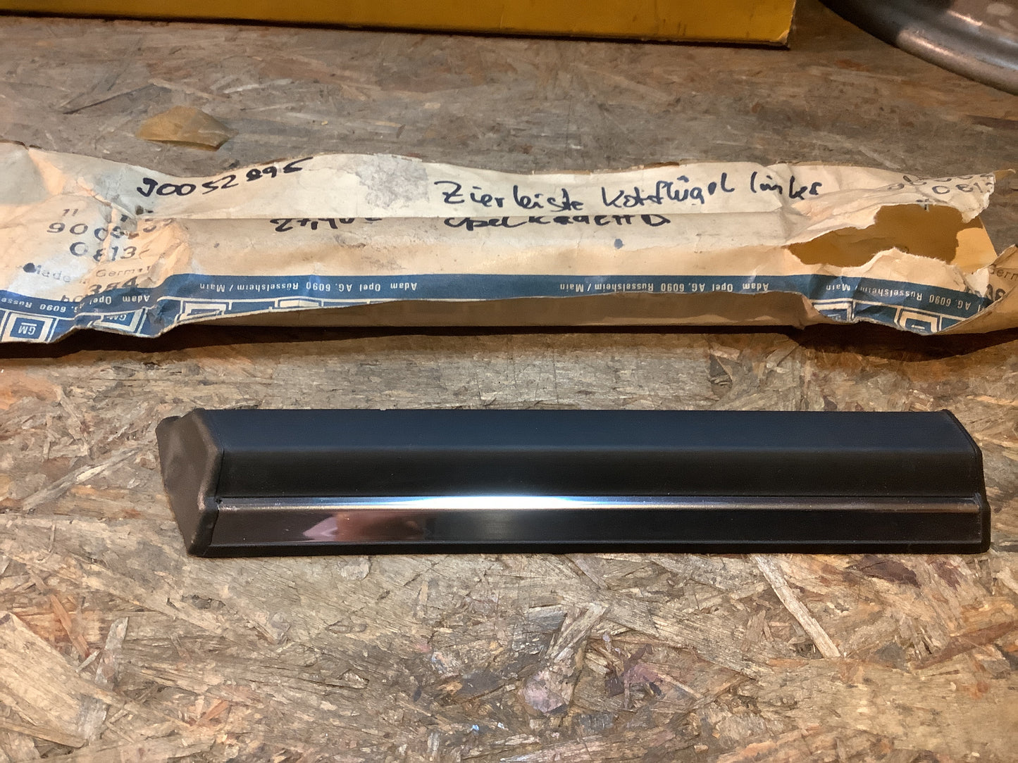 Opel Kadett D Zierleiste Kotflügel links Original GM NEU