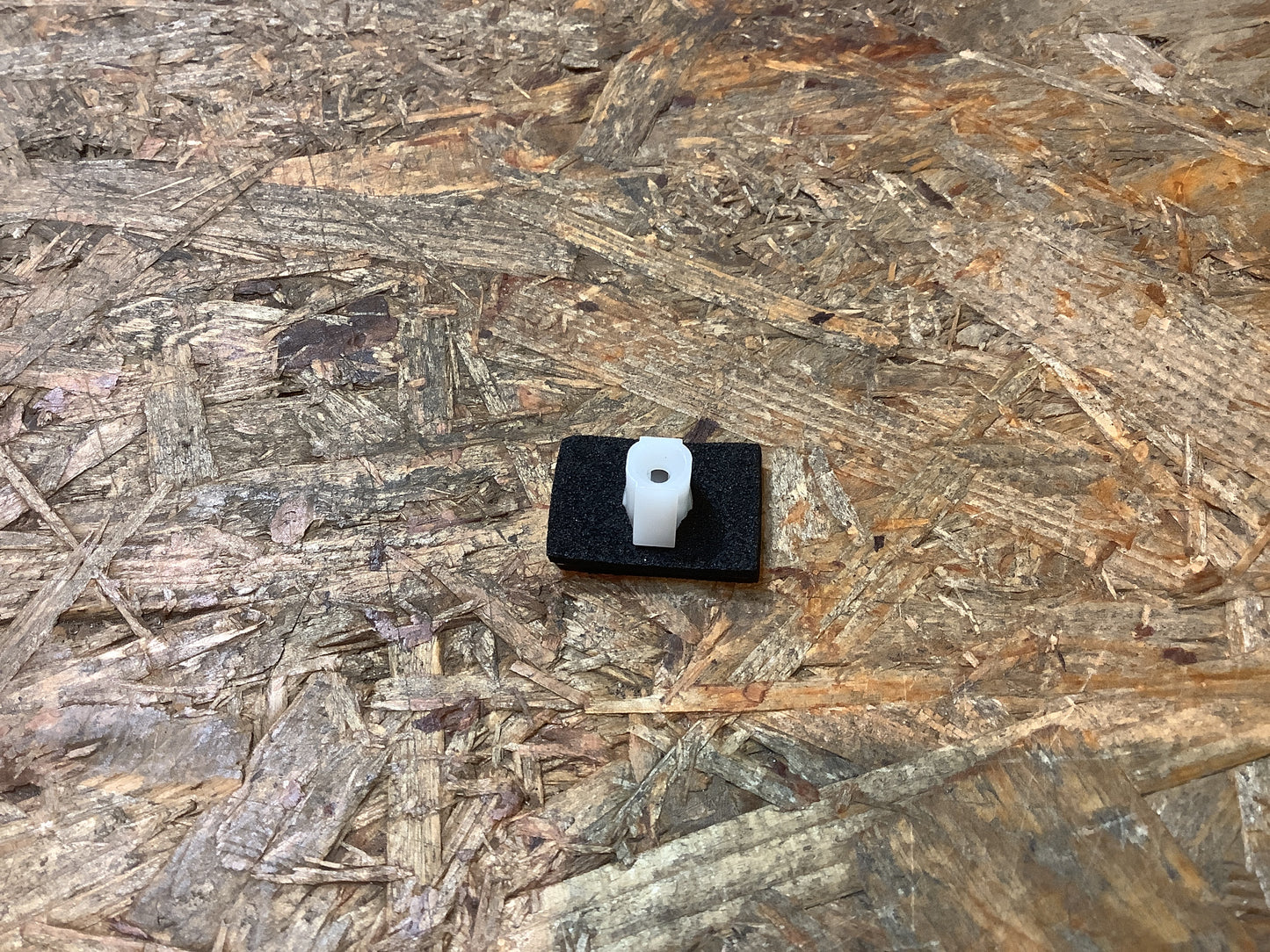 Chevrolet Cruze Clip an Schwellenverkleidung Original GM NEU