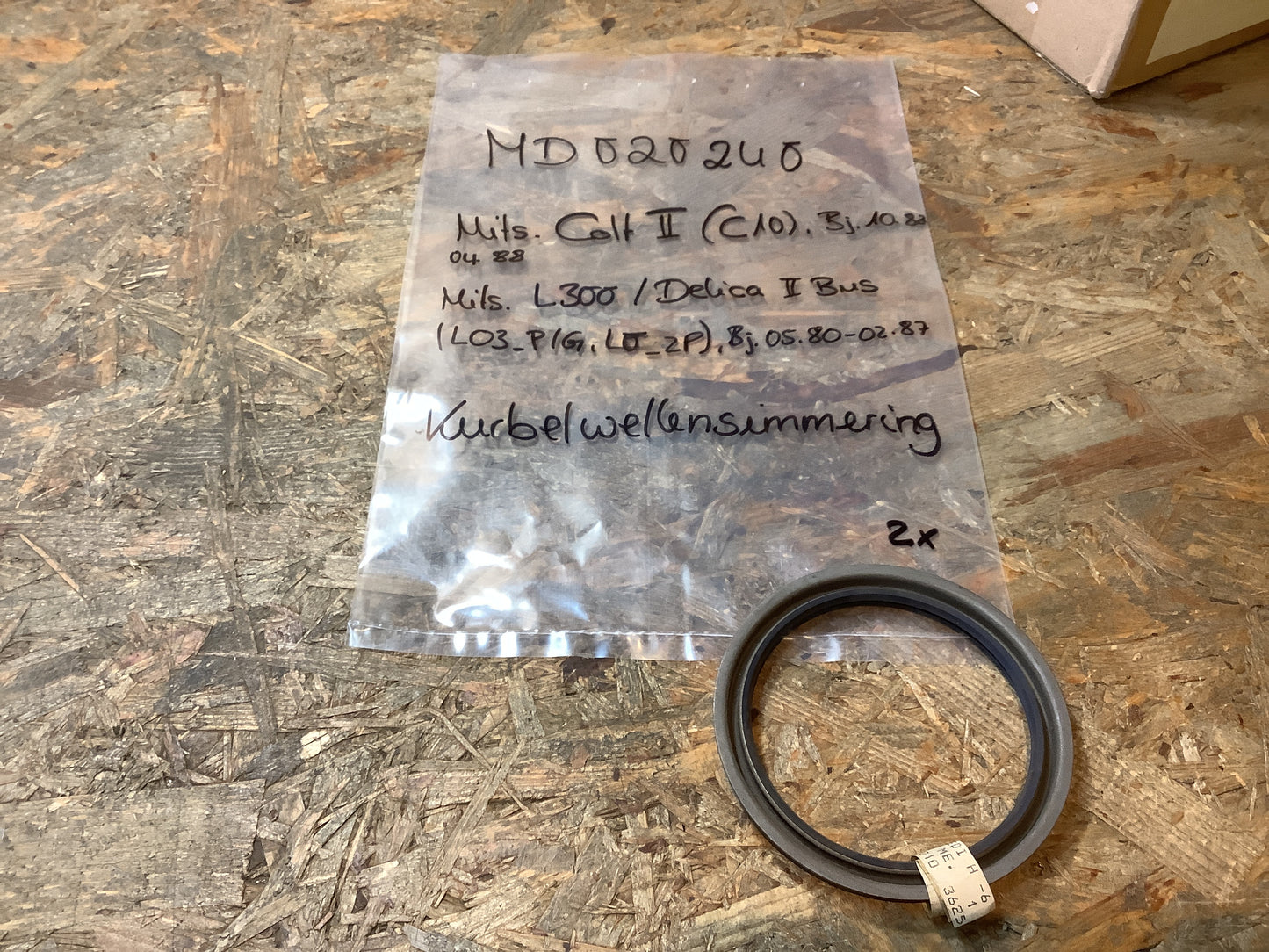 Mitsubishi Colt II (C10), Bj. 10.82-04.88; Mitsubishi L300/Delica II Bus (L03_P/G,LO_2P), Bj. 05.80-02.87 Kurbelwellensimmerring Original Mitsubishi NEU