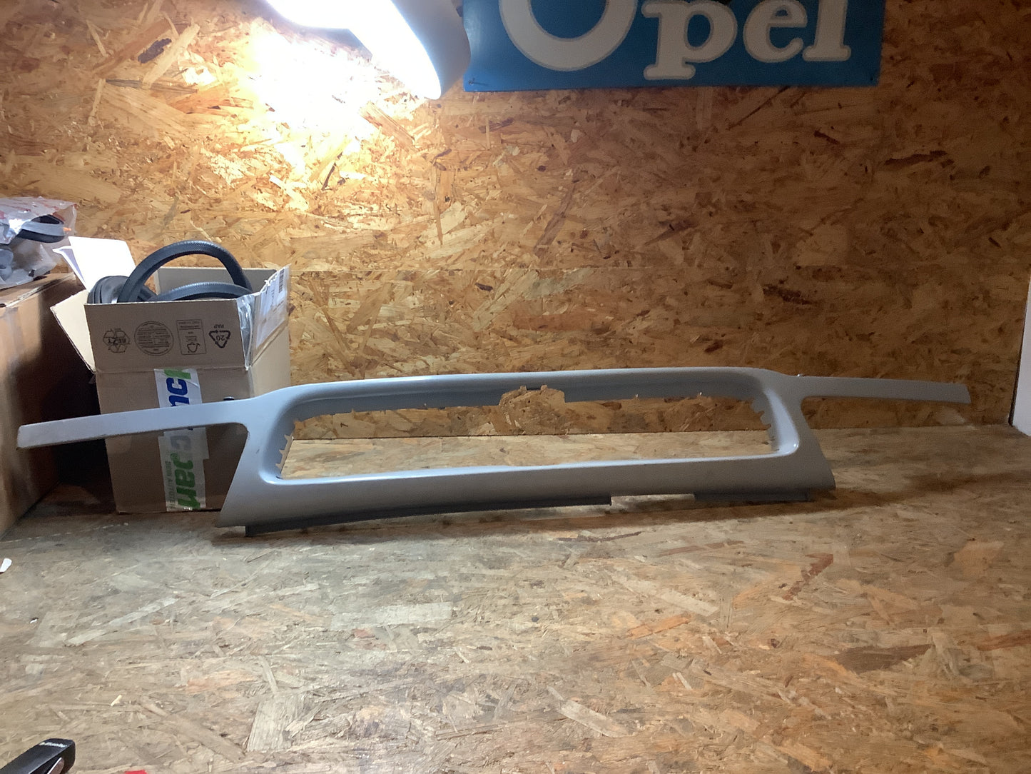 Opel Astra F Kühlergrill Original GM NEU