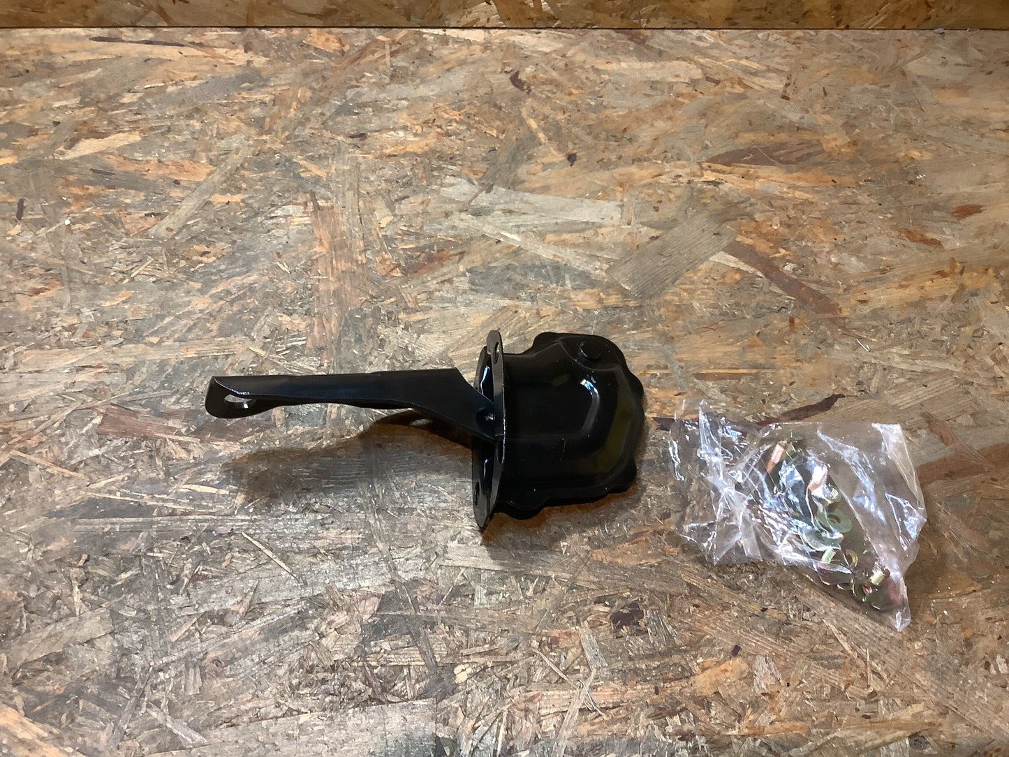 Mitsubishi L200 Motorhaubenscharnier links Original NEU