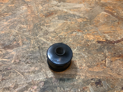 Mitsubishi Galant Buchse unterer Querlenker Original NEU