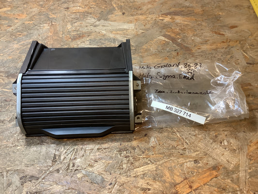 Mitsubishi Galant Bj. 86-87, Mitsubishi Sigma E141 Box 
Bodenkonsole Original Mitsubishi Galant Sigma NEU