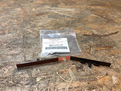 Mitsubishi Evo 7-9 Stopper, Windschutzscheibe Original Mitsubishi NEU