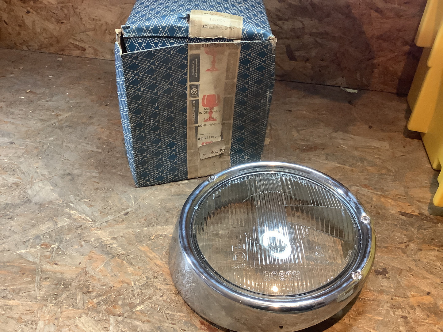 VW Bus T1 Scheinwerfer Rechts Original VW Bosch NEU