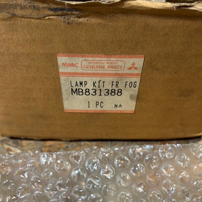 Original Mitsubishi Nebelscheinwerfer Galant rechts NEU MB831388