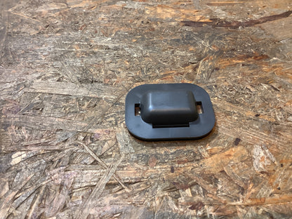 Mitsubishi Pajero, Mondero Griffablage, Halter, hinten Original Mitsubishi NEU