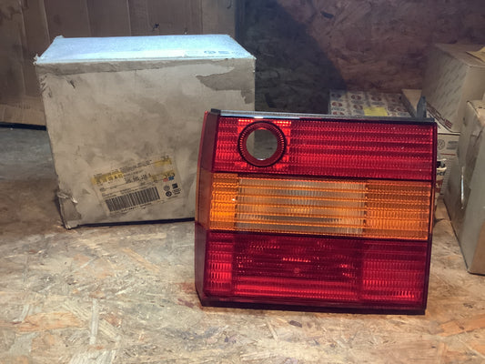 Vw Passat B4 Heckleuchte rechts innen Original Genuine Parts NEU