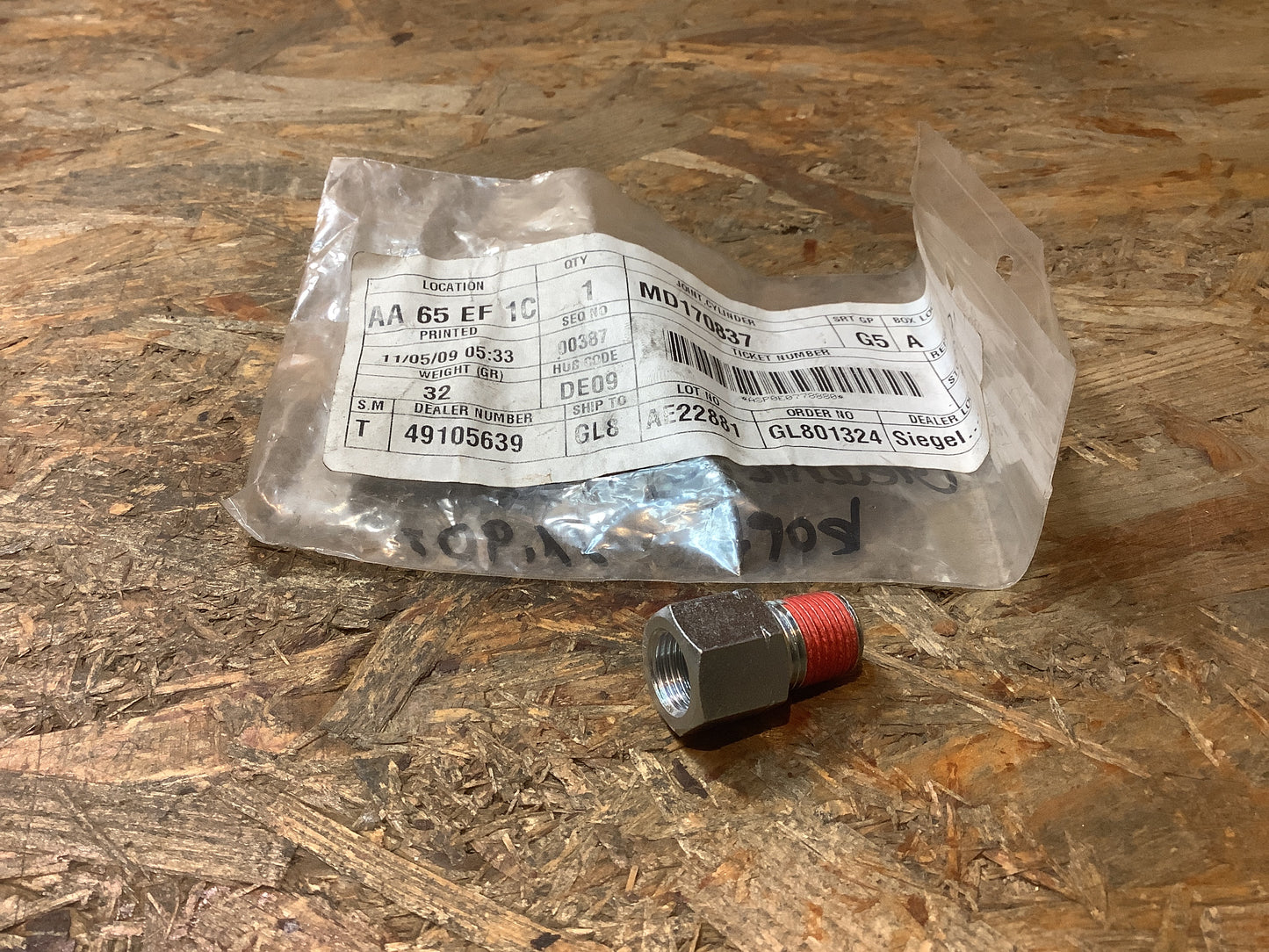 Mitsubishi Gelenk Zylinderkopf Original Mitsubishi NEU