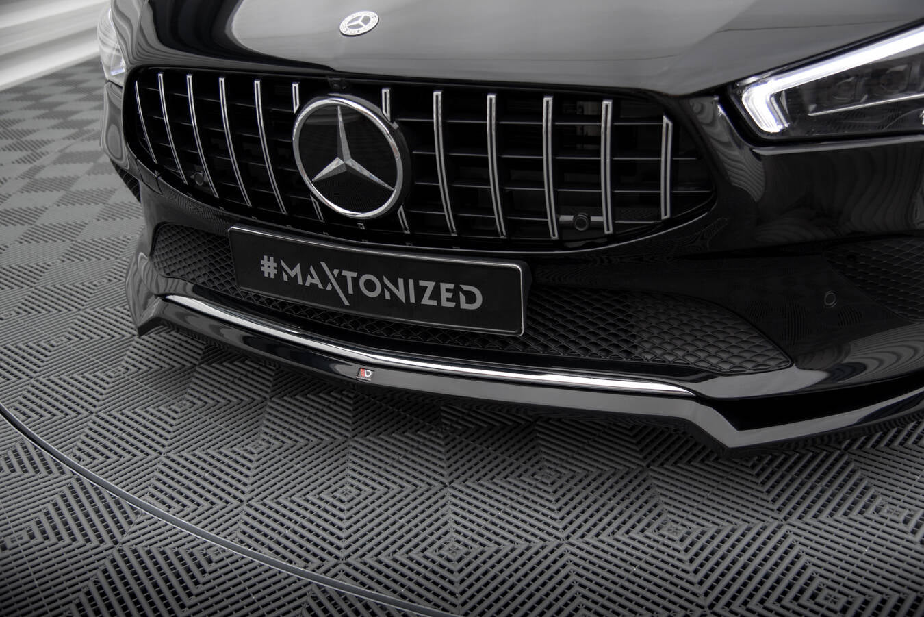 Maxton Front Ansatz V.1 für Mercedes-Benz CLA C118 schwarz Hochglanz