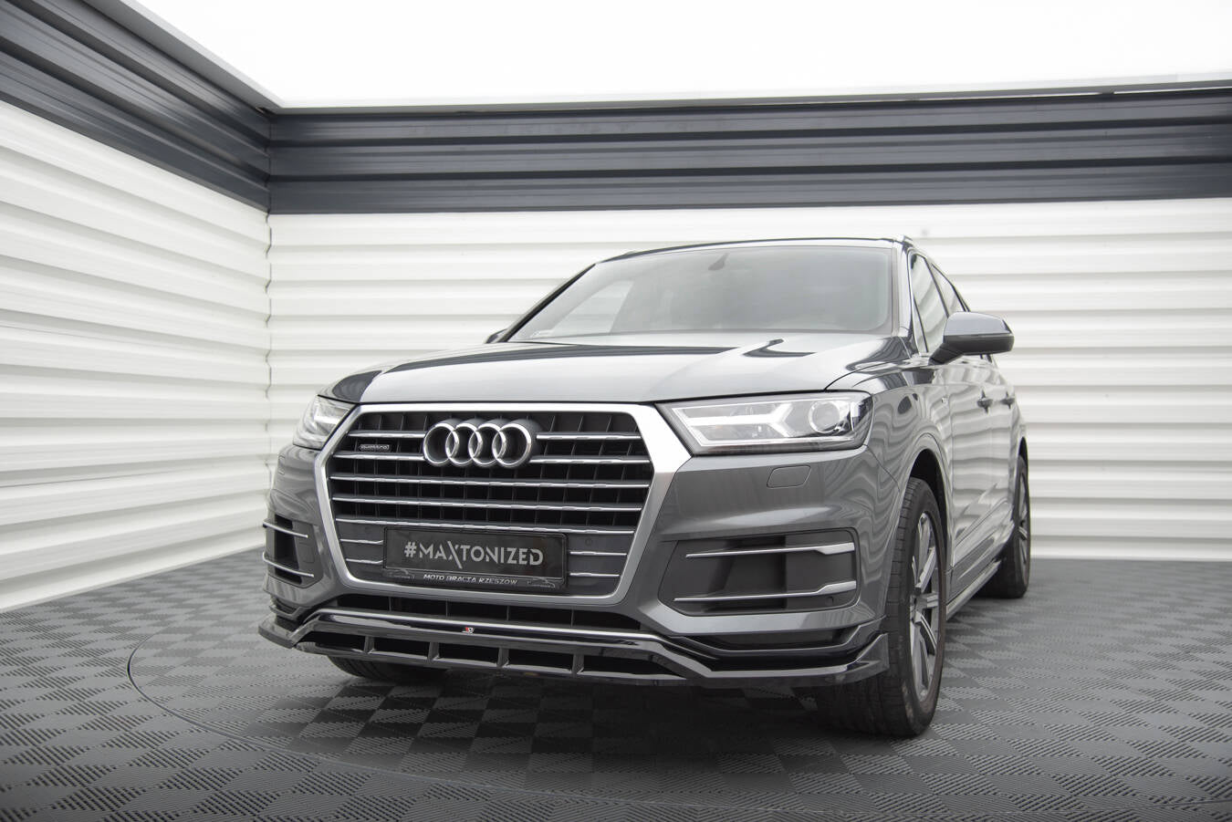 Maxton Front Ansatz für Audi Q7 Mk2 schwarz Hochglanz
