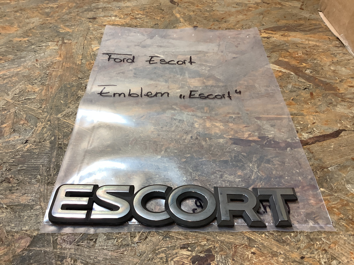 Emblem „Escort“ Original Ford GEBRAUCHT