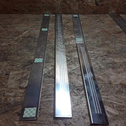 Vectra Bj 88-95 65cmx4cm & 33cmx4cm Zierleistensatz Chrom original IVOL NEU