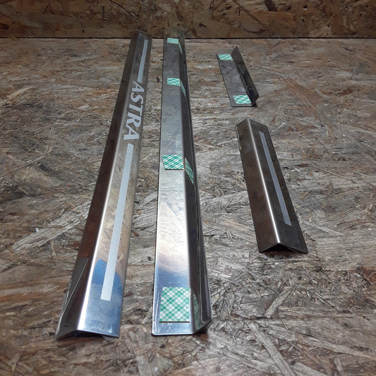 Astra Bj 91-98 Zierleistensatz Chrom original IVOL NEU