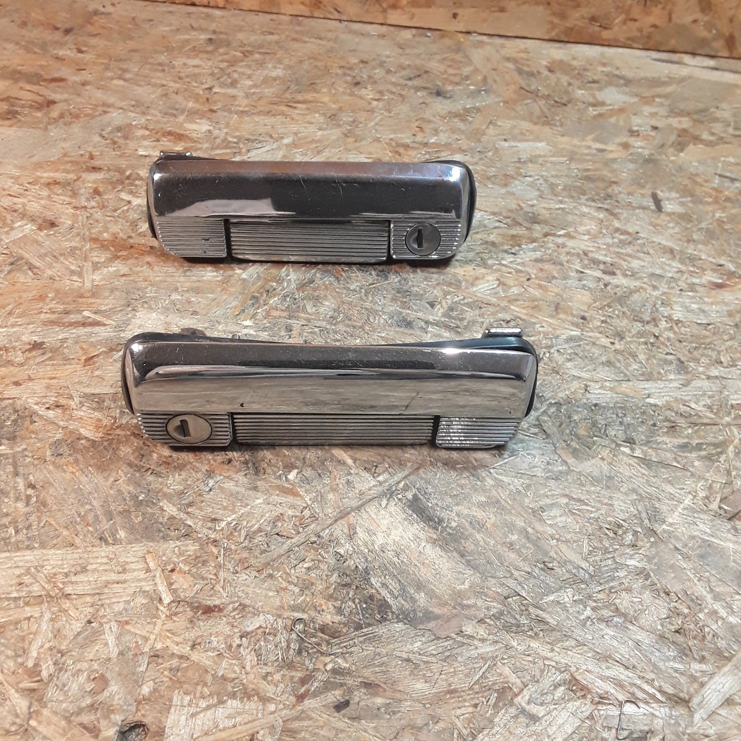 Fiat 850 Coupe Türgriffsatz links und rechts ohne Schlüssel original CHROMODORA GEBRAUCHT