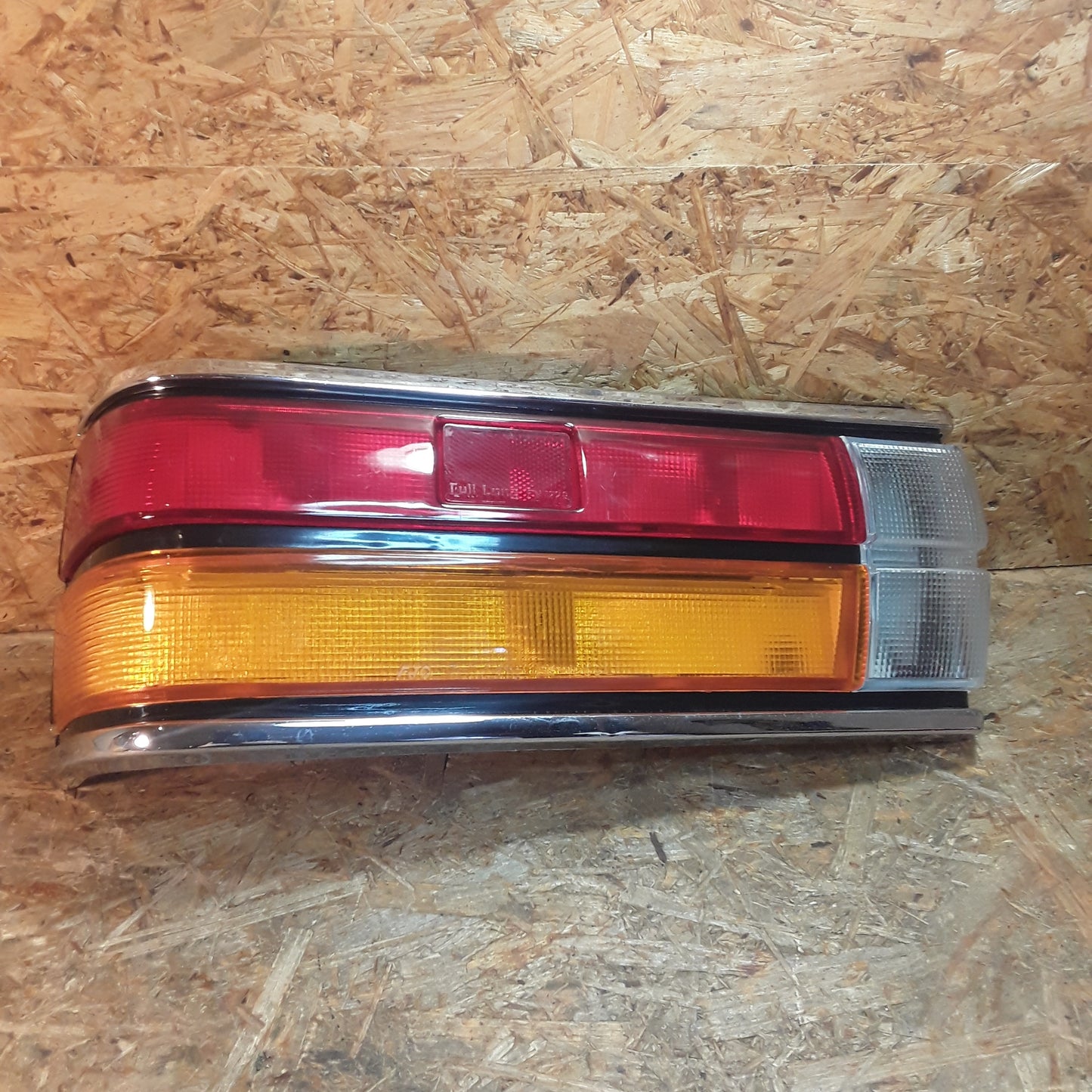Mazda 323 Bj 03-86 Rückleuchte links original FullLong NEU