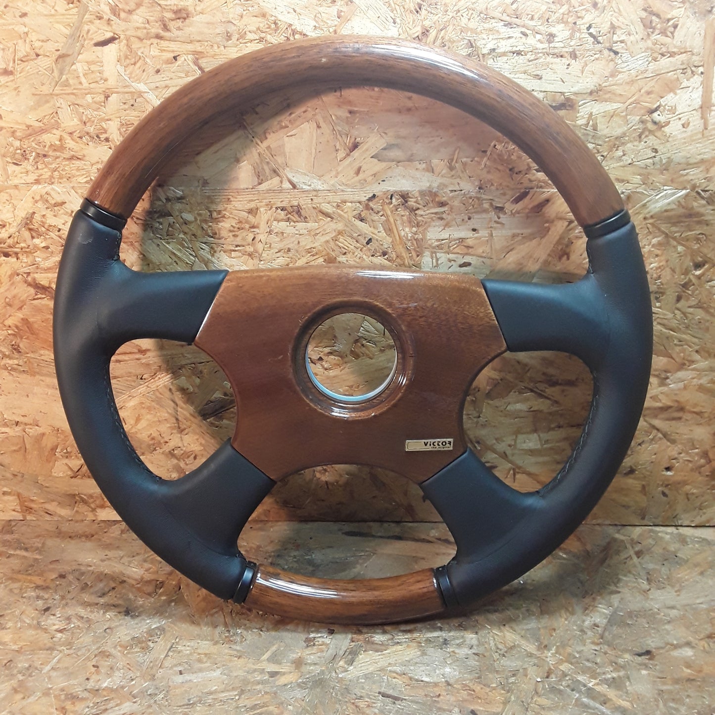 Diverse Fahrzeuge Sportlenkrad 36,5cm Durchmesser Holz/Leder - Optik original Victor NEU