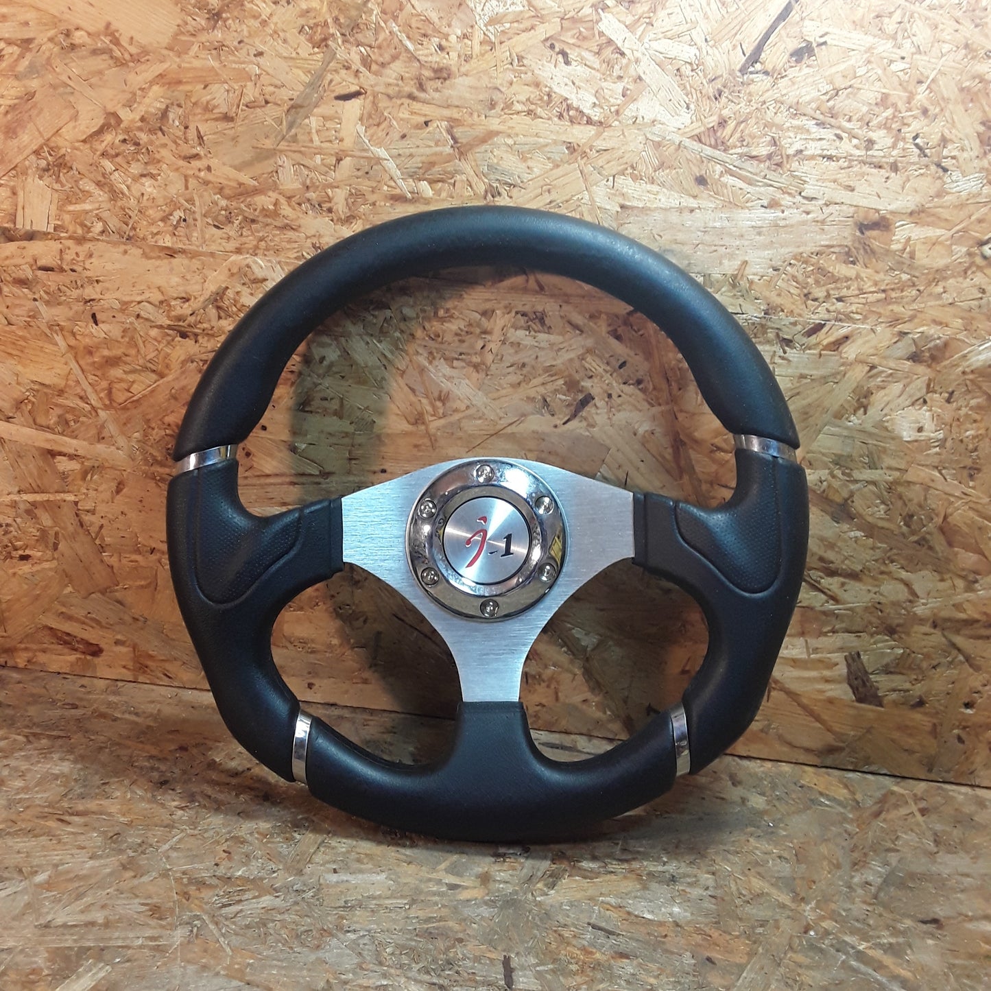 Diverse Fahrzeuge Sportlenkrad 32cm Durchmesser Leder-Optik silber/schwarz original Victor NEU