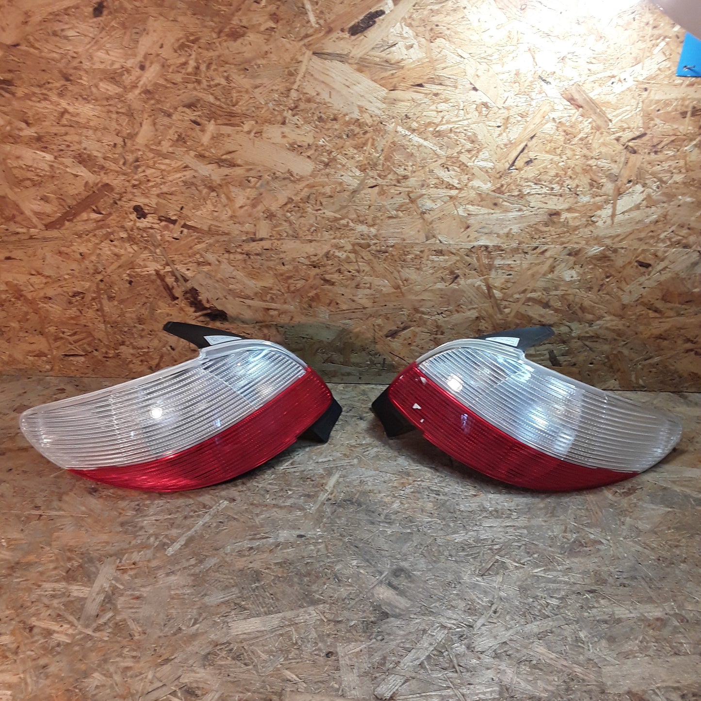 Peugeot 206 ab Bj 98 Rückleuchten-Set original TYC NEU