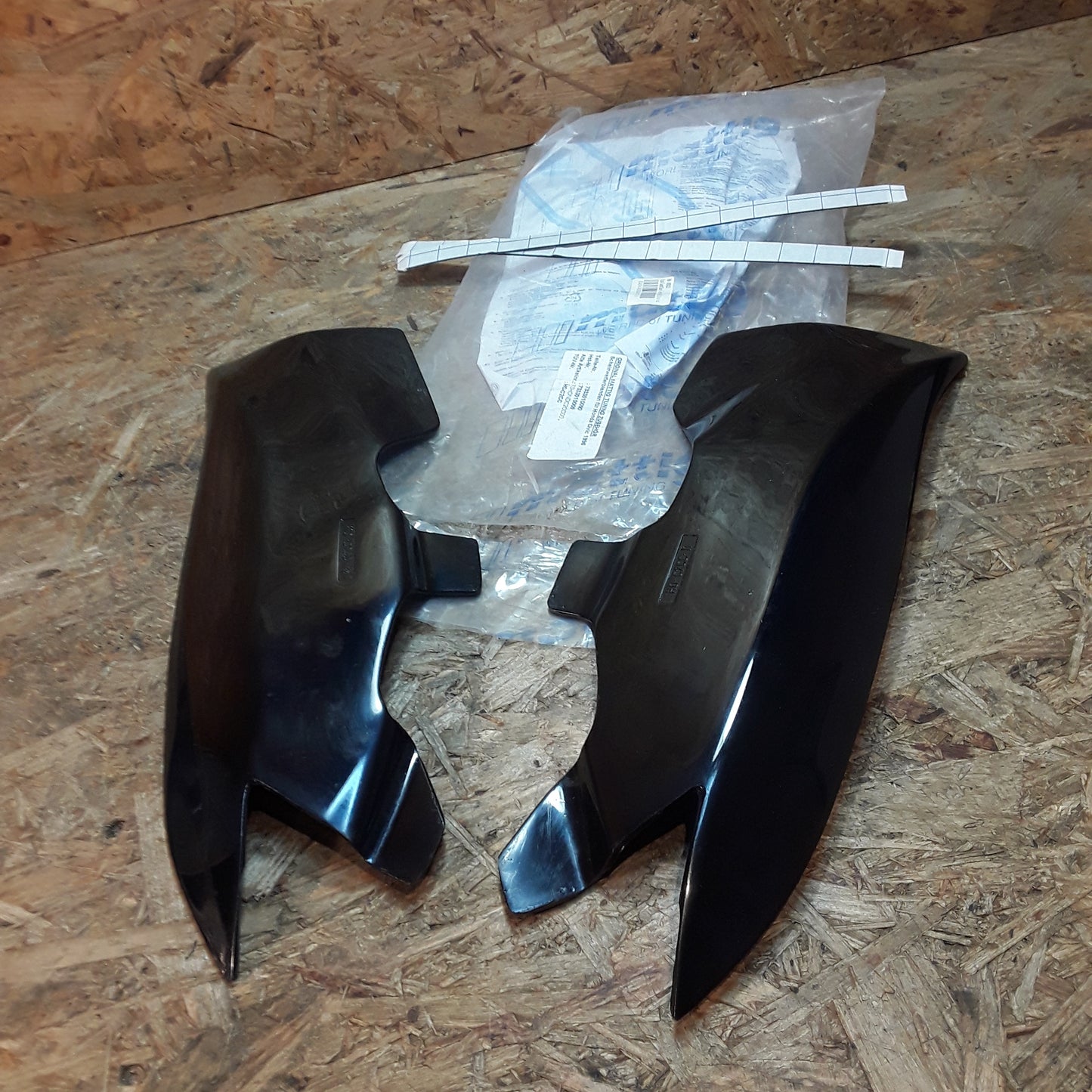 Honda Civic BJ 96 Scheinwerferblenden original Mattig NEU