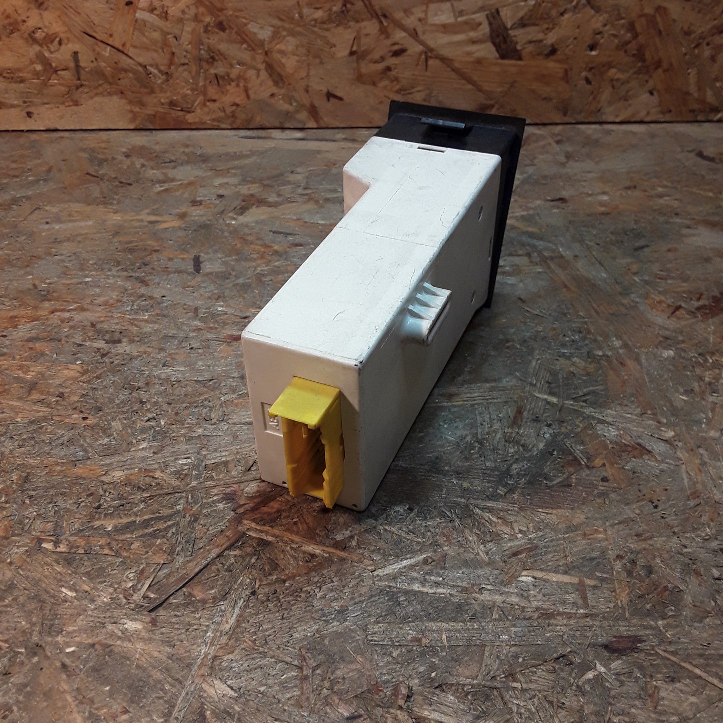 Monza A 2,2E Bordcomputer 12V original Bosch NEU