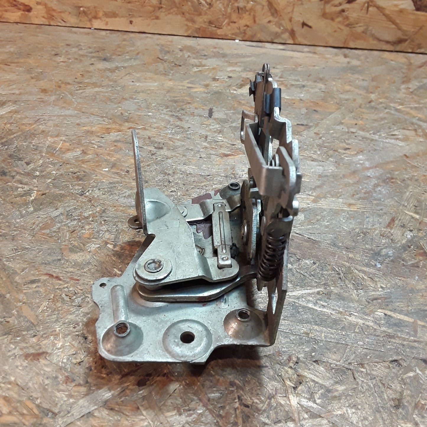 Kapitän Rekord Türschloss für Türe hinten rechts original GM Opel NEU