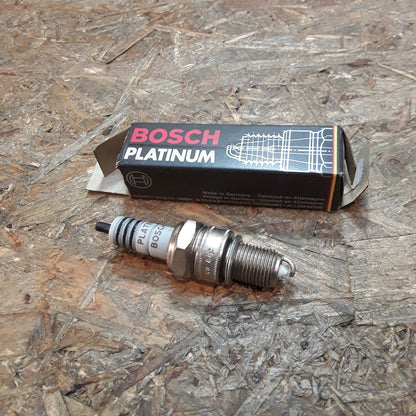 Alfa Romeo Alpina Audi Austin BMW Citroen Fiat Ford Mazda Honda Lada Mercedes-Benz Nissan uvm. Zündkerze original Bosch Platinum NEU
