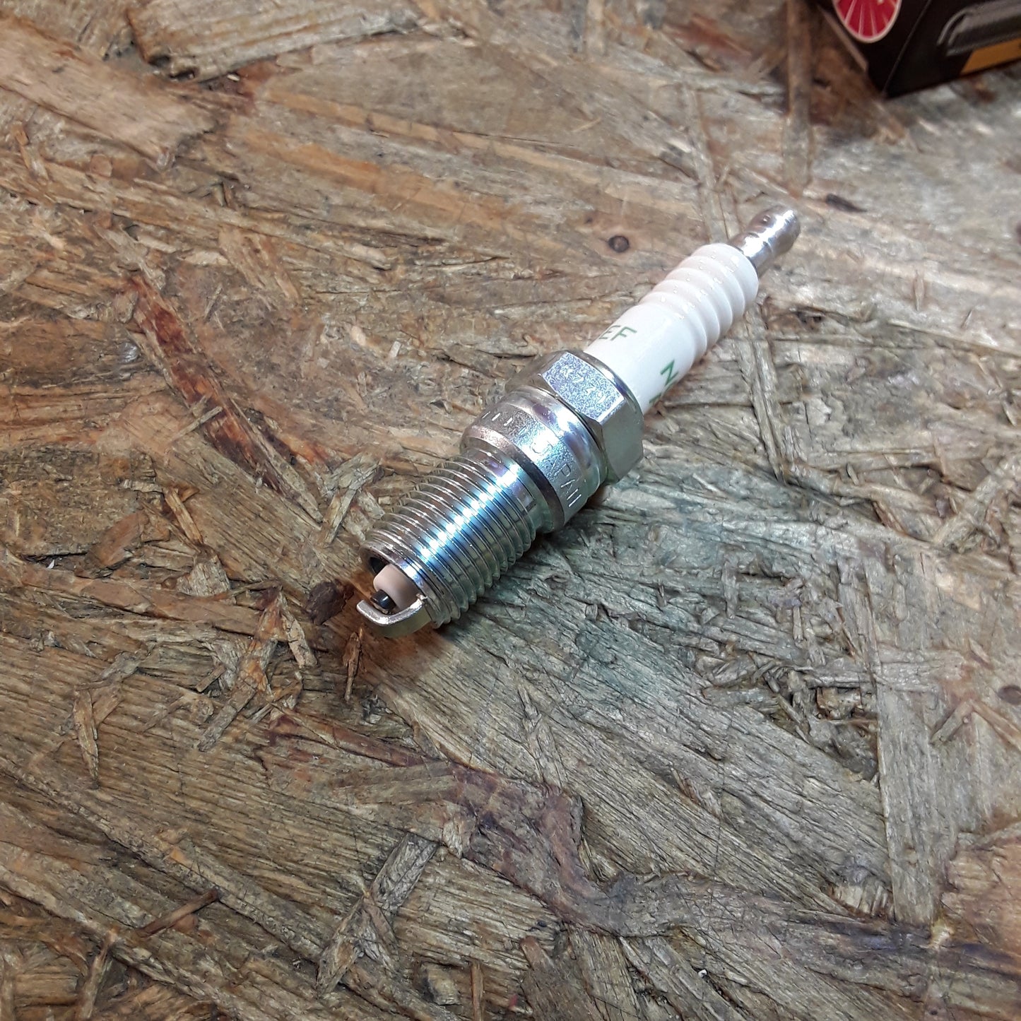 Ford Lancia Renault Volvo Zündkerzensatz original NGK NEU