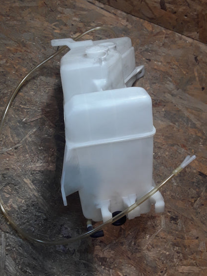 Mitsubishi Mirage Wischwasserbehälter original Mitsubishi NEU