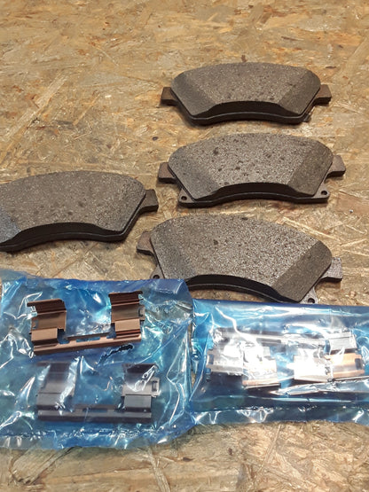 AstracH Bremsbeläge vorne original GM NEU