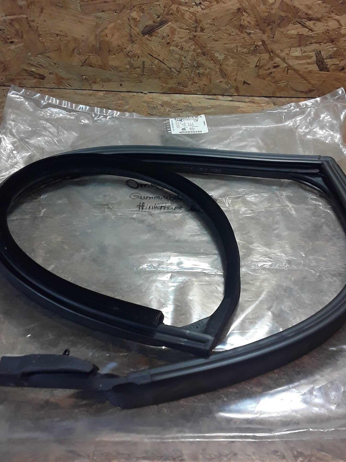 Omega B Gummiabdichtung Hintertüre links original GM NEU