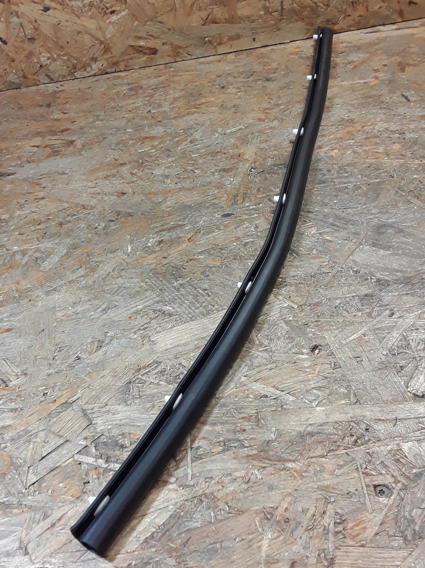 Mitsubishi Colt Z31A Dichtung Türe V.U original Mitsubishi NEU