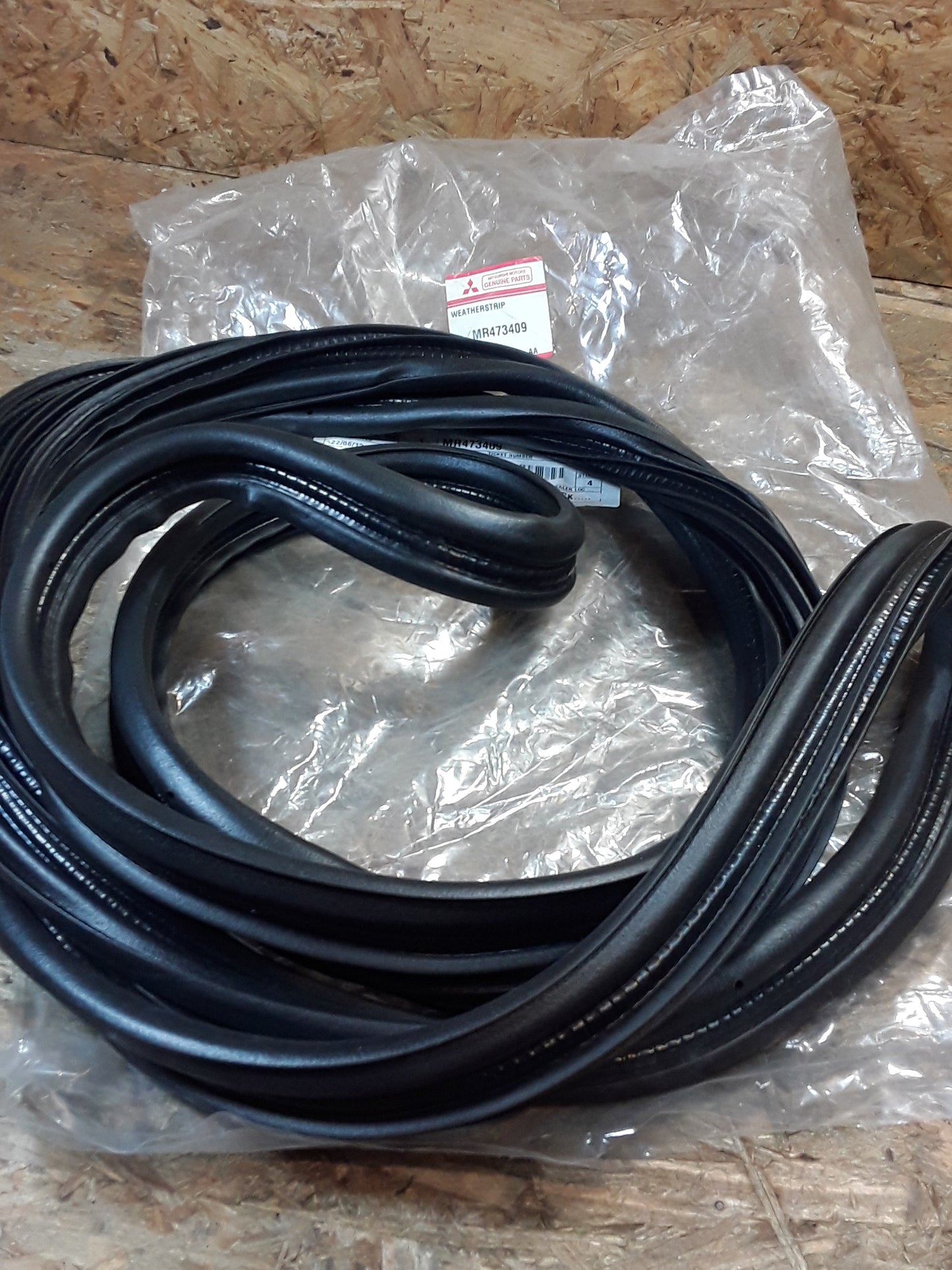 Mitsubishi Pajero Pinin (H6,H7) Bj 99-05 Dichtung Kofferraum original Mitsubishi NEU