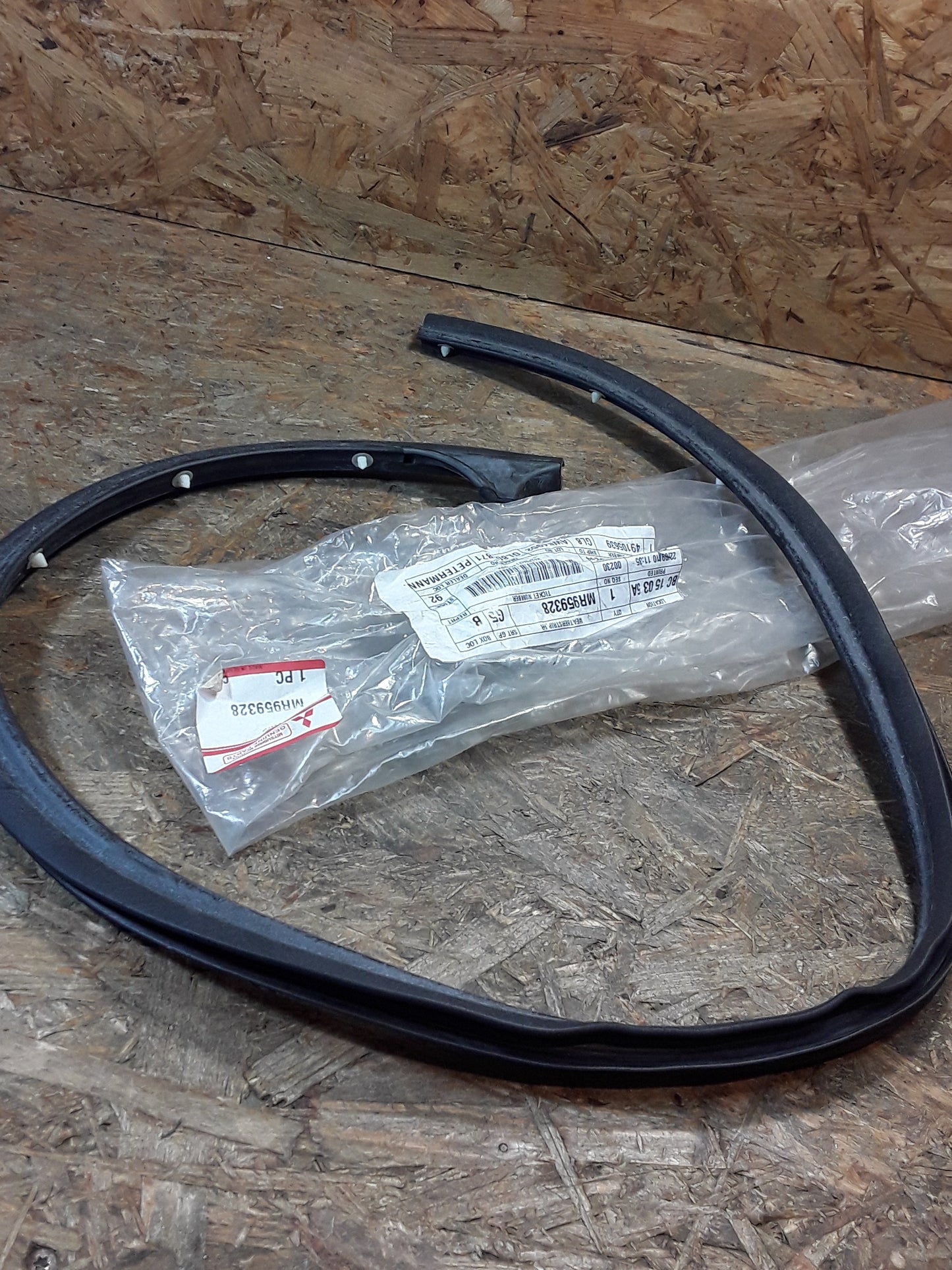 Mitsubishi Colt Bj 09, 1.1B, LPG, 55KW, 5P Türdichtung V.R original Mitsubishi NEU