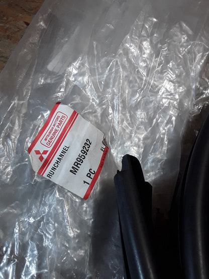 Mitsubishi Colt 5-Türer Bj 08-10 Dichtung Fensterführung