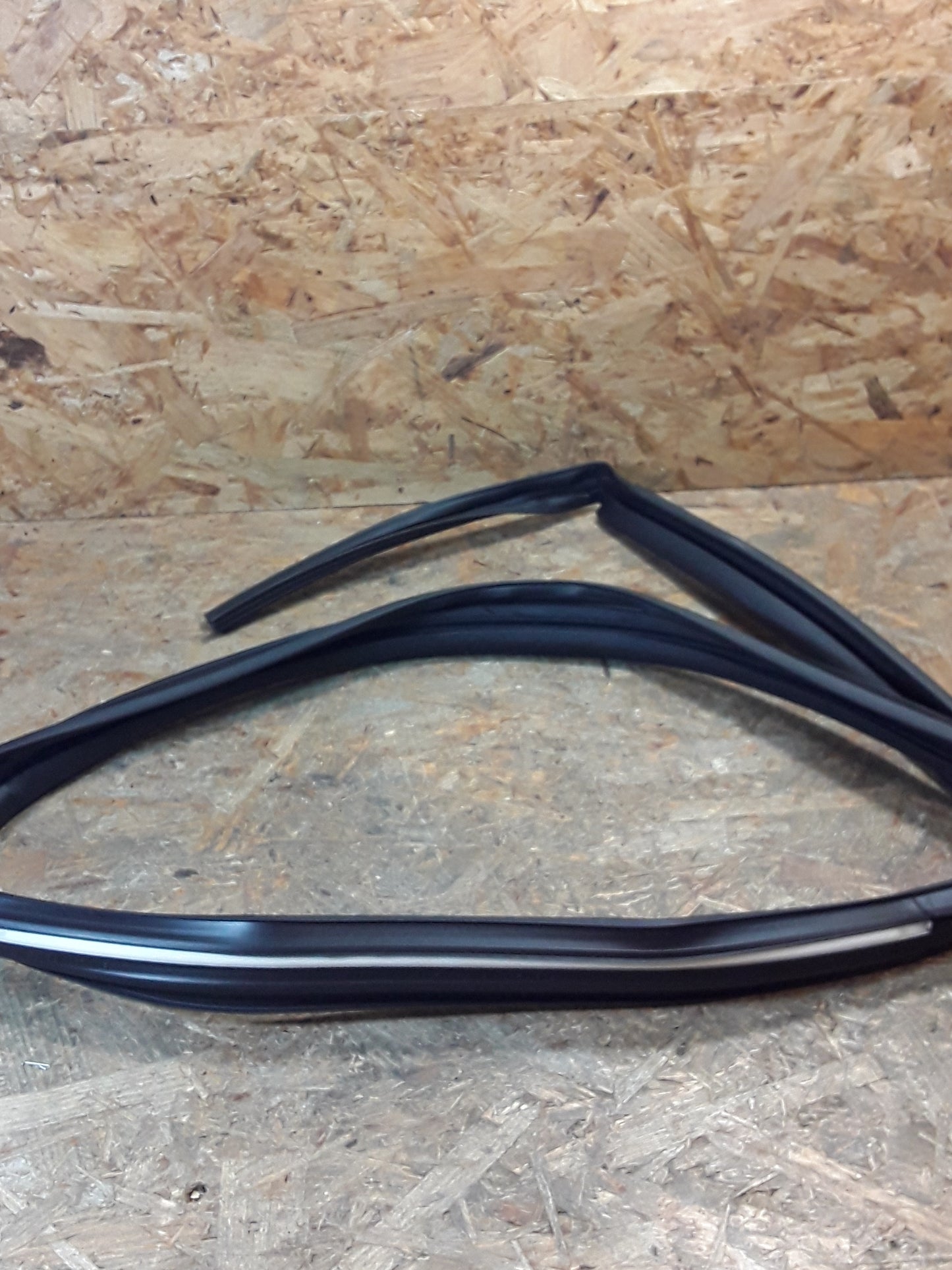 Mitsubishi Outlander Sport Dichtung Fensterkanal hinten unten original Mitsubishi NEU