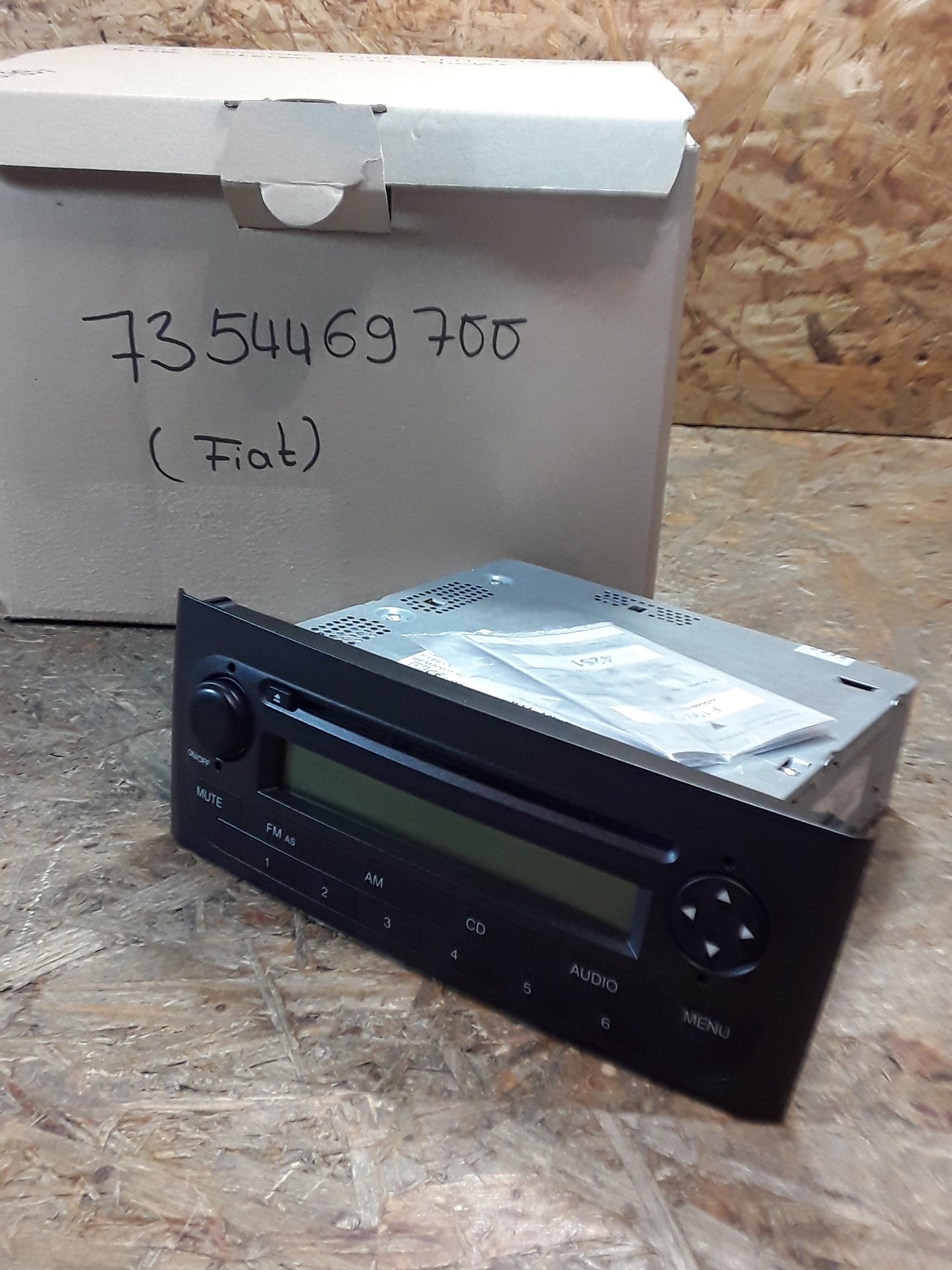 Fiat Grande Punto 1.4 Eleganza 5DR Stereo CD-Player original Fiat NEU