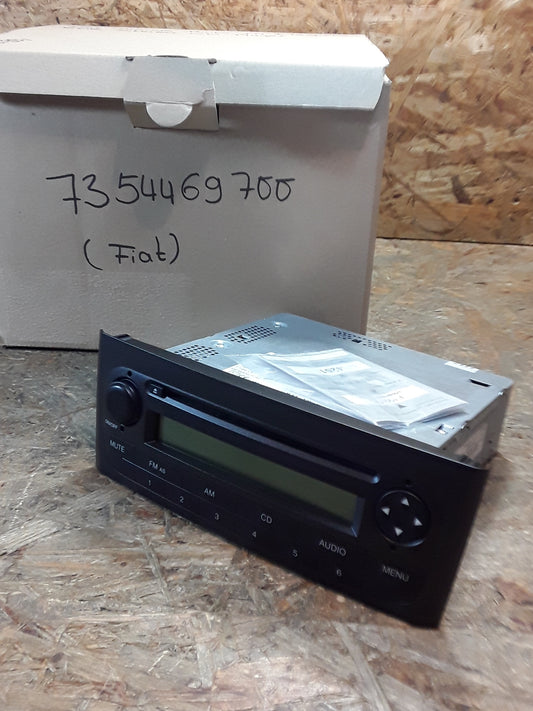 Fiat Grande Punto 1.4 Eleganza 5DR Stereo CD-Player original Fiat NEU