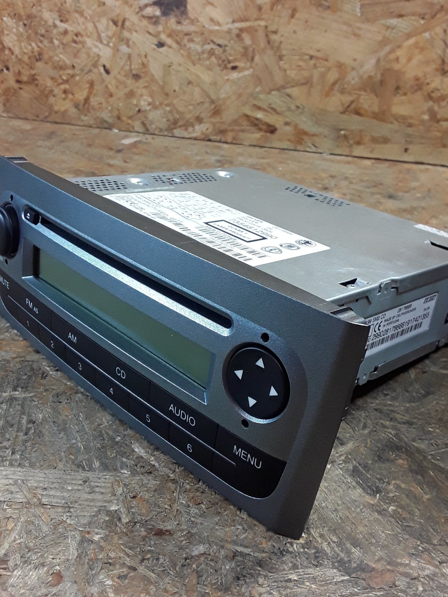 Fiat Punto/ Fiat Grande Punto (199_), 1.4l, 57KW Autoradio original Fiat NEU