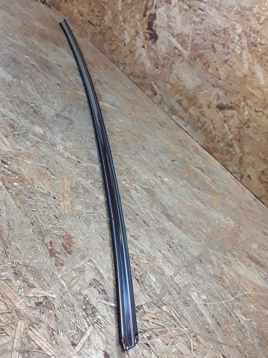 Mitsubishi Galant Zierleiste an Windschutzscheibe, schwarz original Mitsubishi NEU