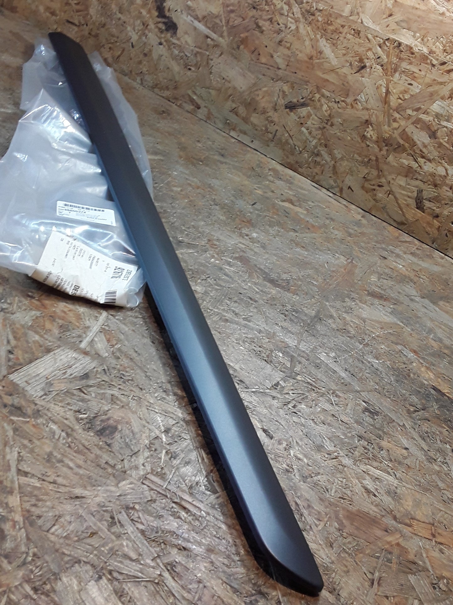 Chevrolet Aveo (T200) Zierleiste Tür V.R original GM NEU