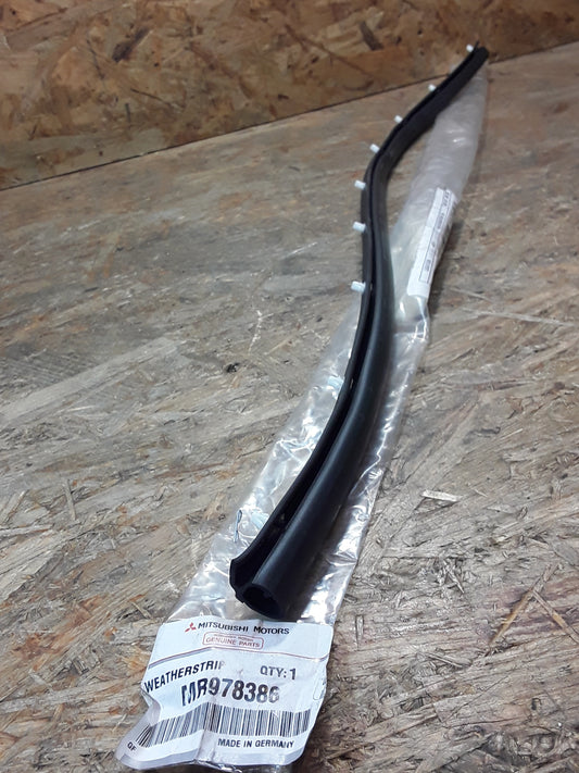 Mitsubishi Colt Z3 Bj 03-12 Dichtungsgummi, Innendichtung original Mitsubishi NEU