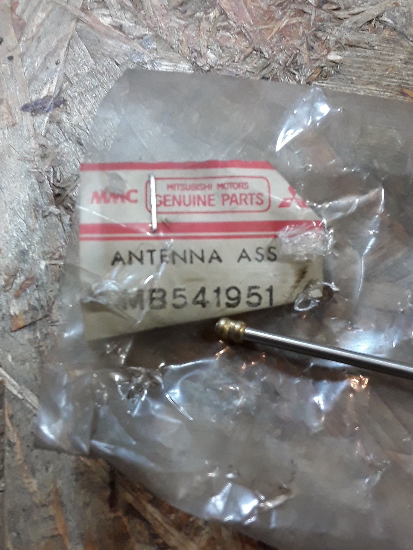 Mitsubishi Colt C52A, C58A Antenne original Mitsubishi NEU