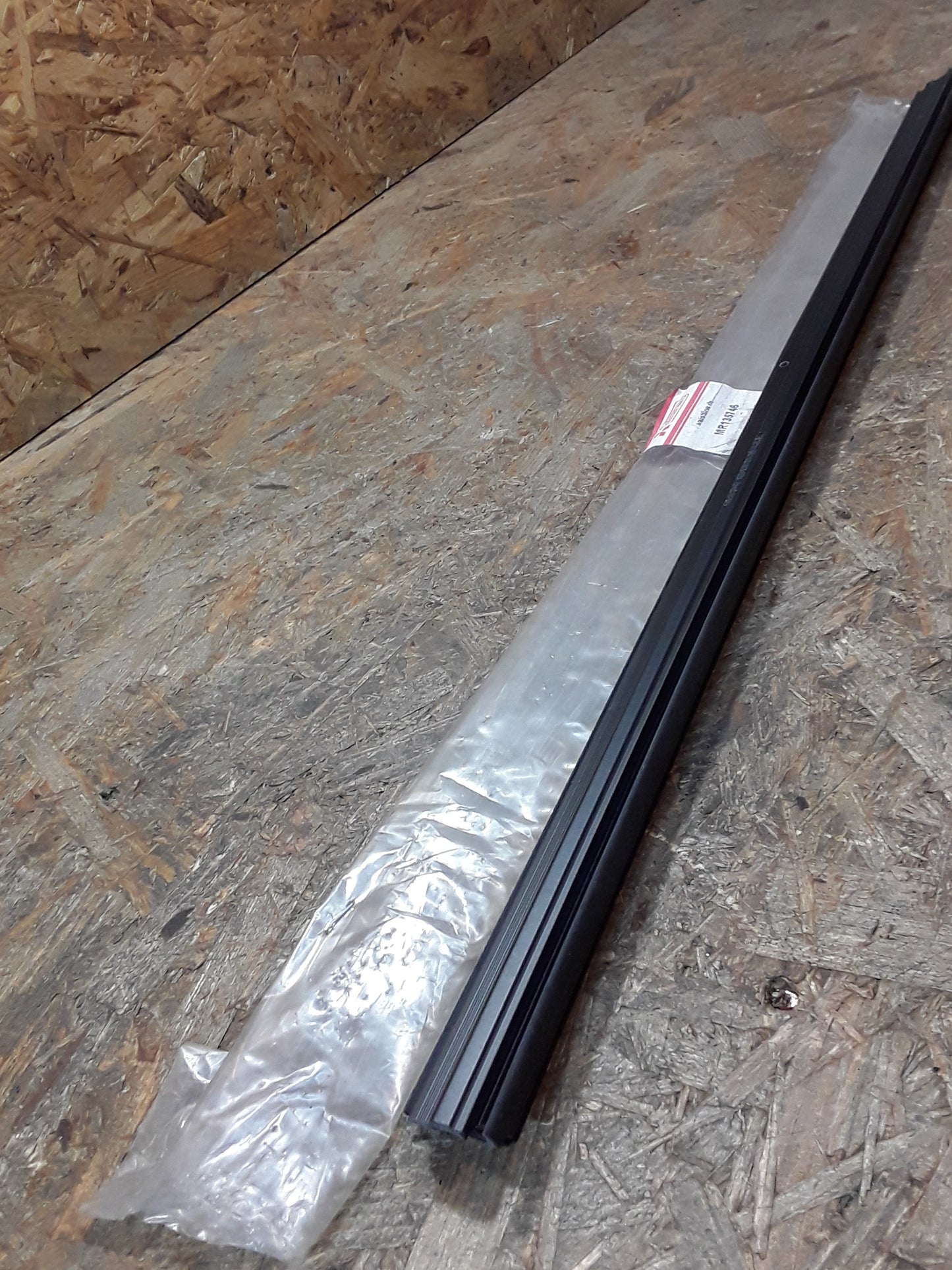 Mitsubishi Space Star Türschachtleiste H.R original Mitsubishi NEU