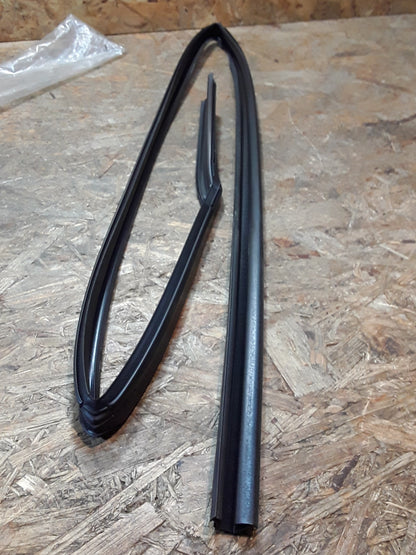 Mitsubishi Charlottenburg Grandis L.H Fensterdichtung original Mitsubishi NEU