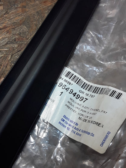 Chevrolet Vivant (U100) vordere Wetterleiste original GM GEBRAUCHT