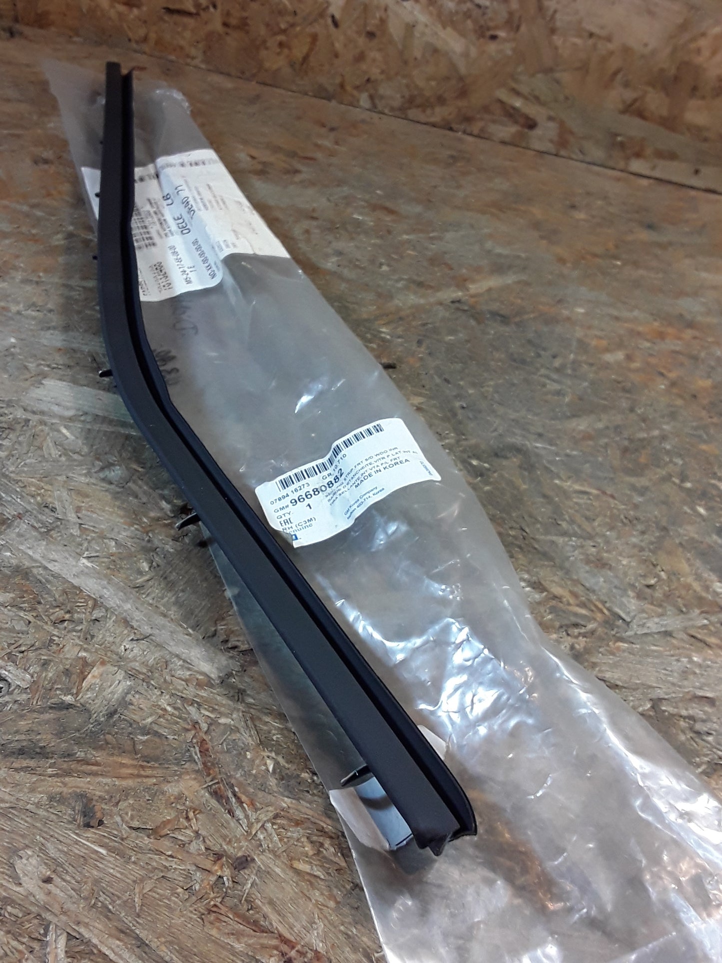 Chevrolet Spark Bj 10-15 Dichtungstreifen, Fenster Vordertüre innen, rechts original GM NEU